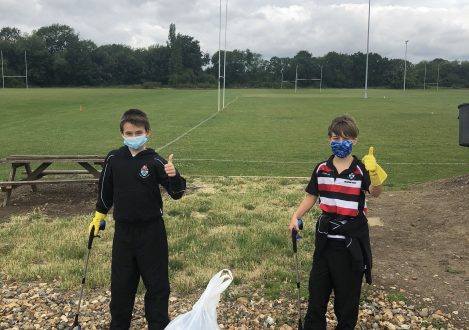 Year 7R students litter picking
